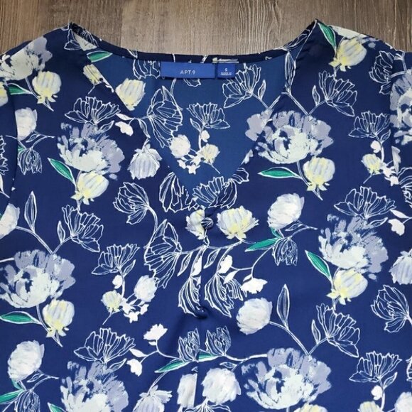 Short Sleeve Blouse Tie Front - Picture 4 of 5